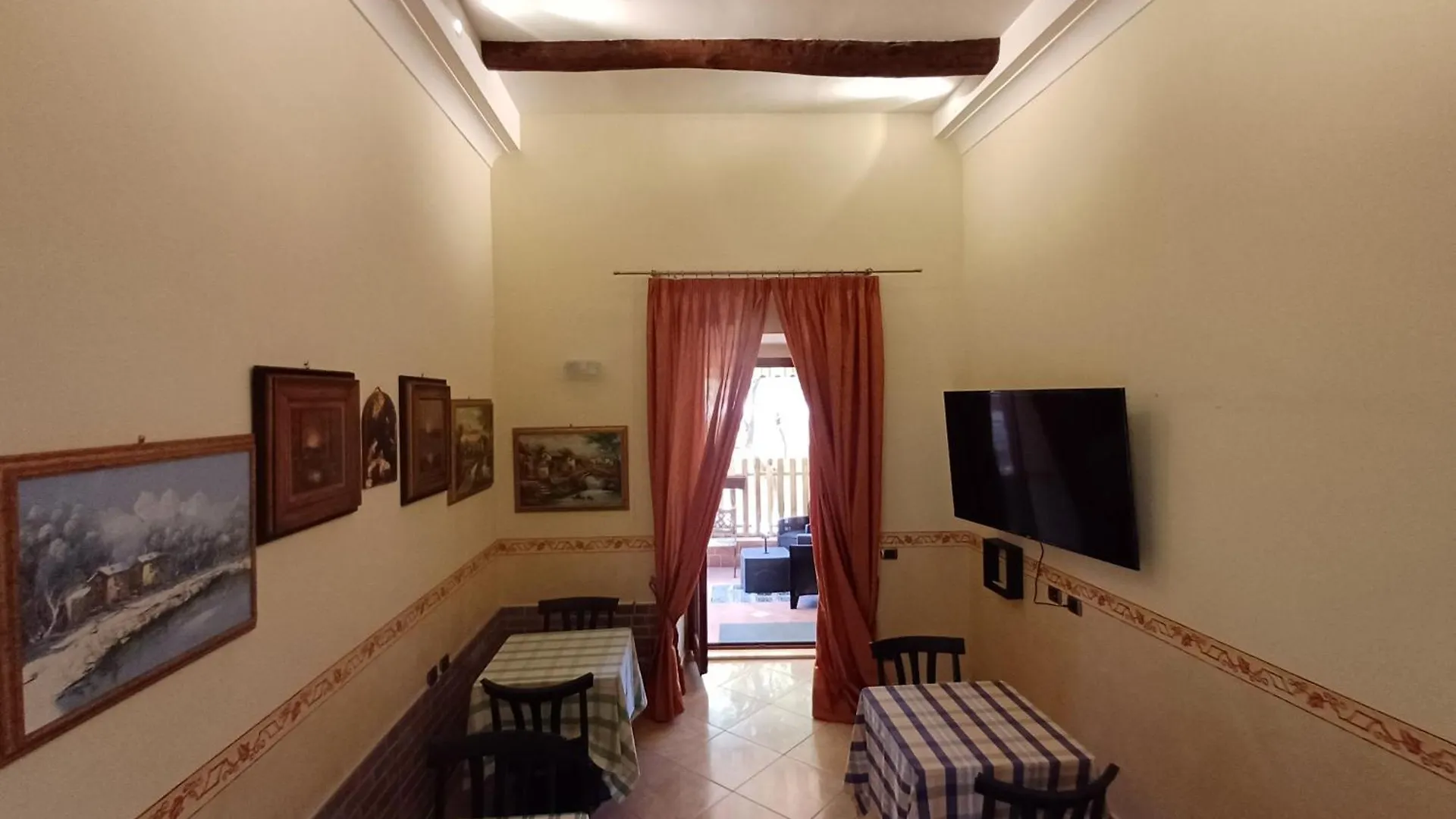 Hostal Ostello Napoli Town